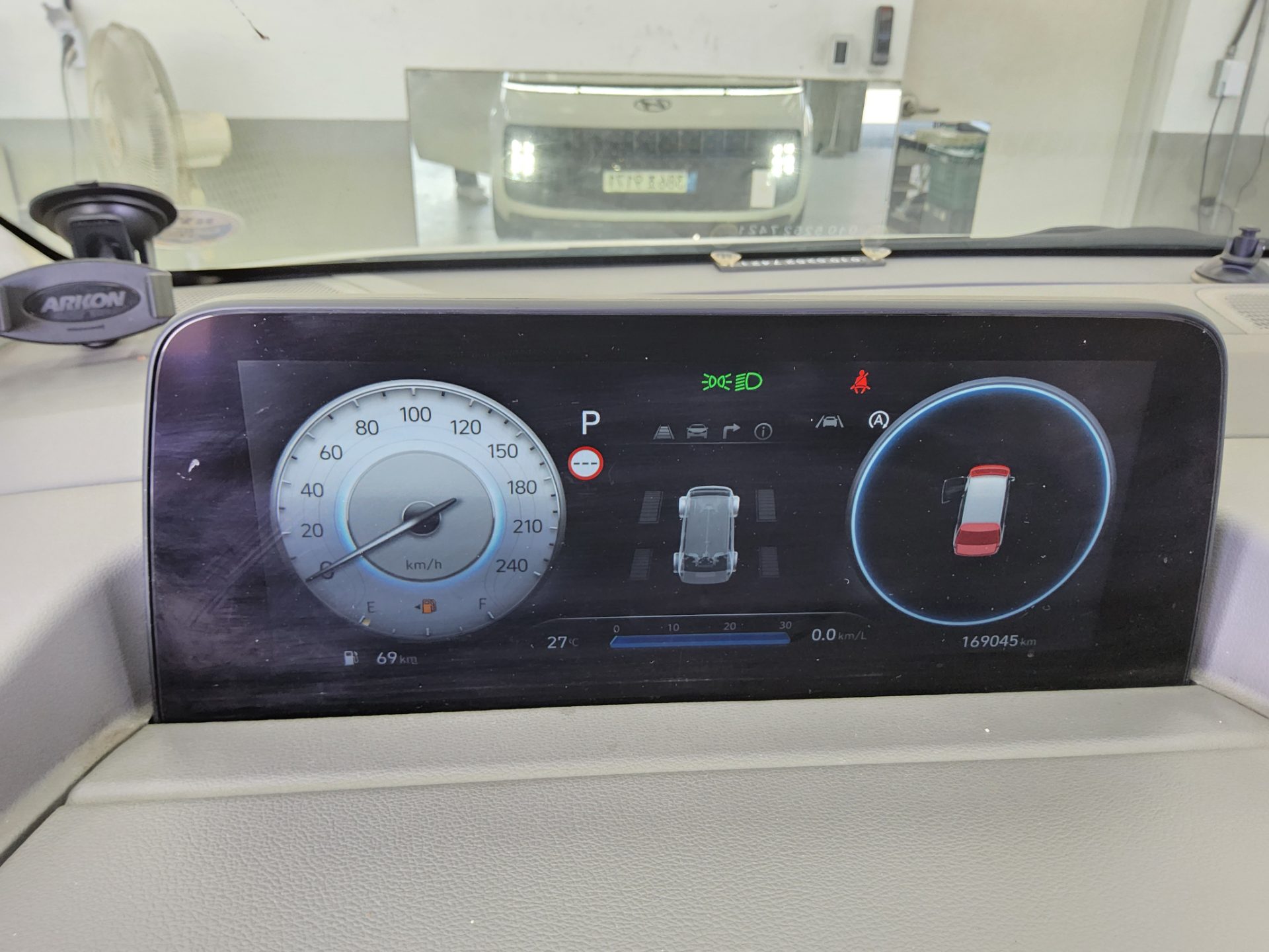 2022 - hyundai staria