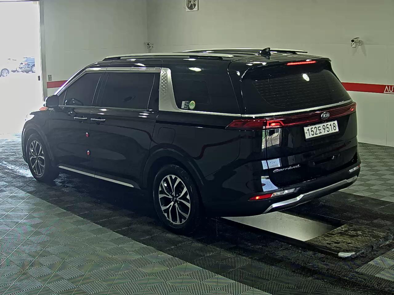 Kia Carnival - 5