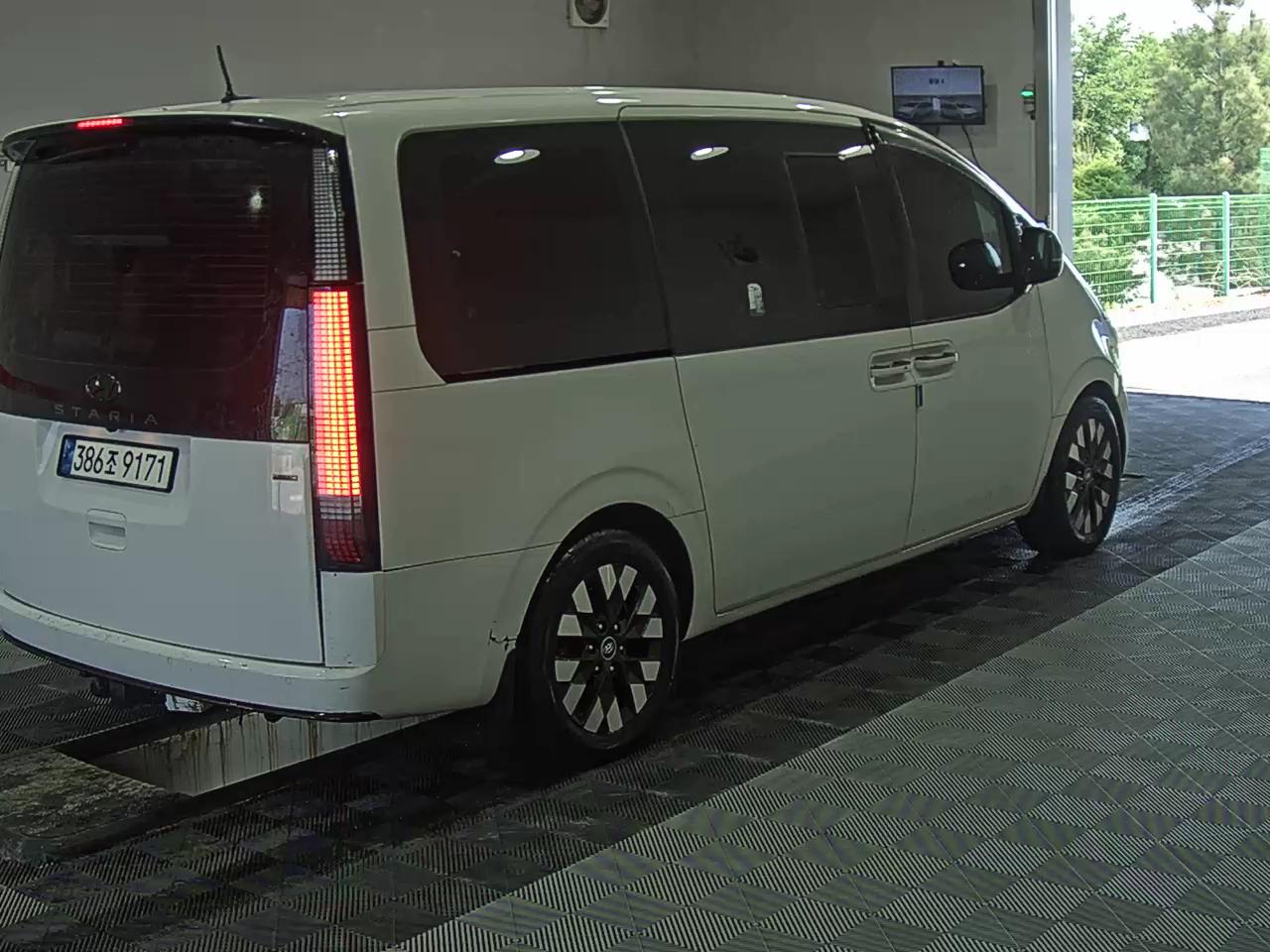 2022 - hyundai staria