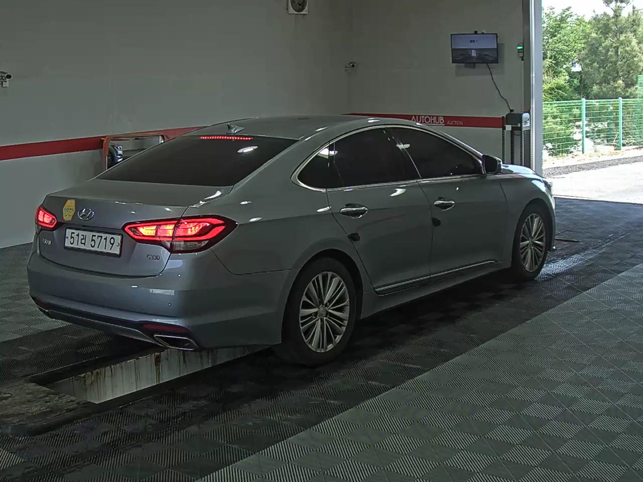 2015 - hyundai aslan