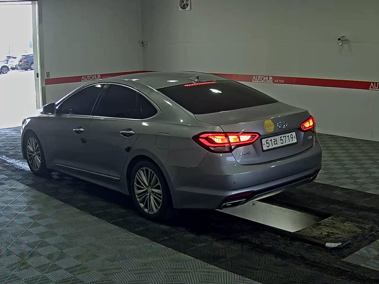 2015 - hyundai aslan