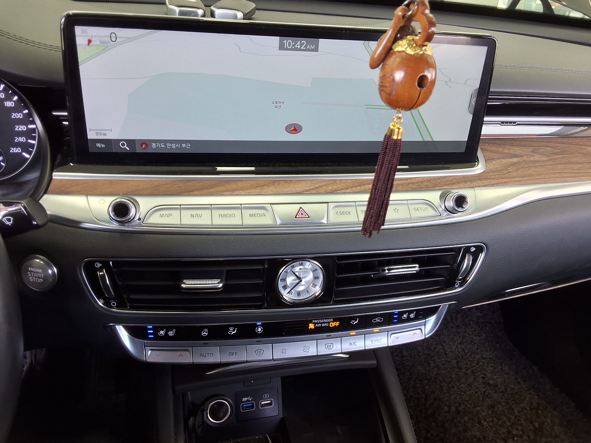 2022 - kia k9