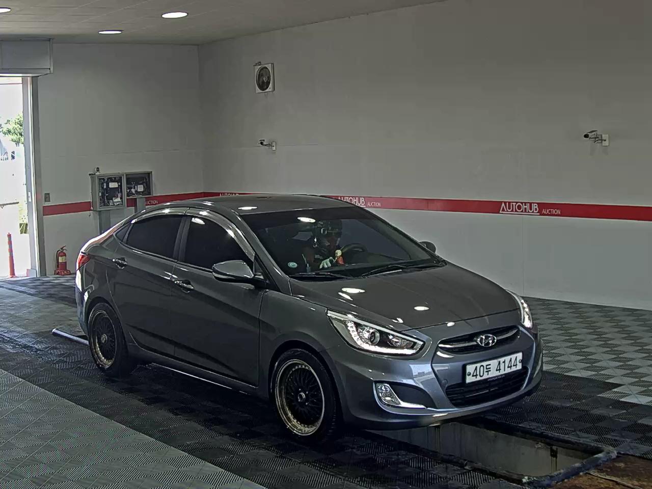 2017 - hyundai accent
