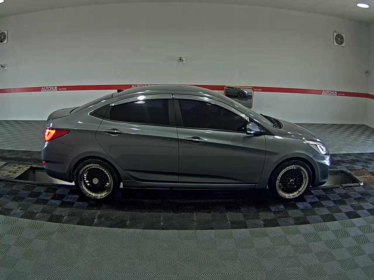 2017 - hyundai accent
