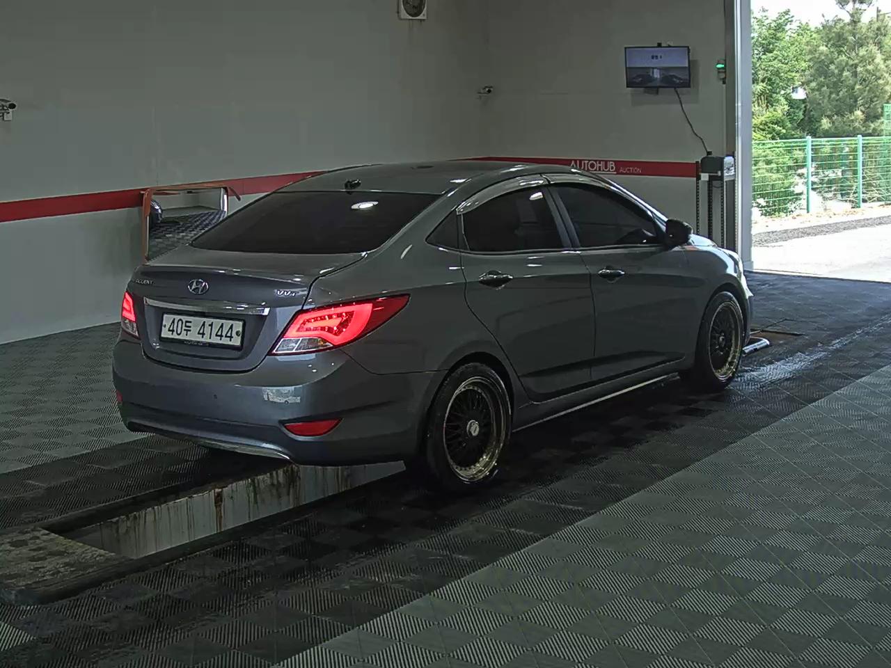 2017 - hyundai accent