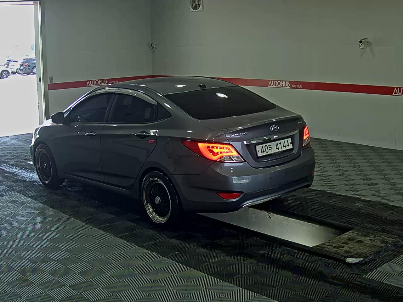 2017 - hyundai accent