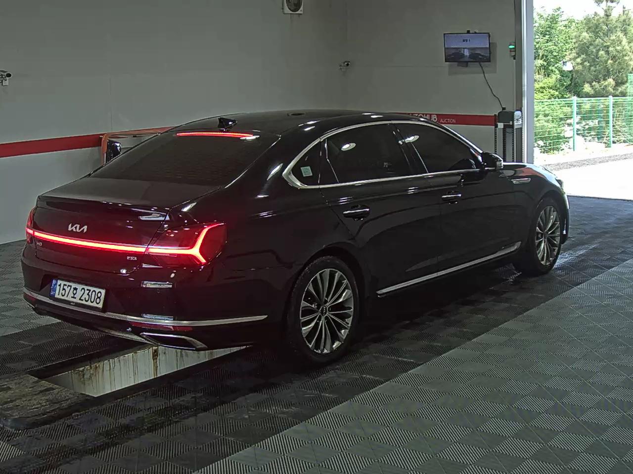 2022 - kia k9