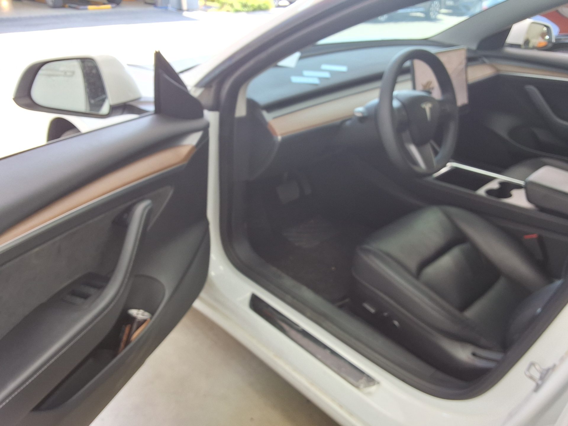 2022 - tesla model 3