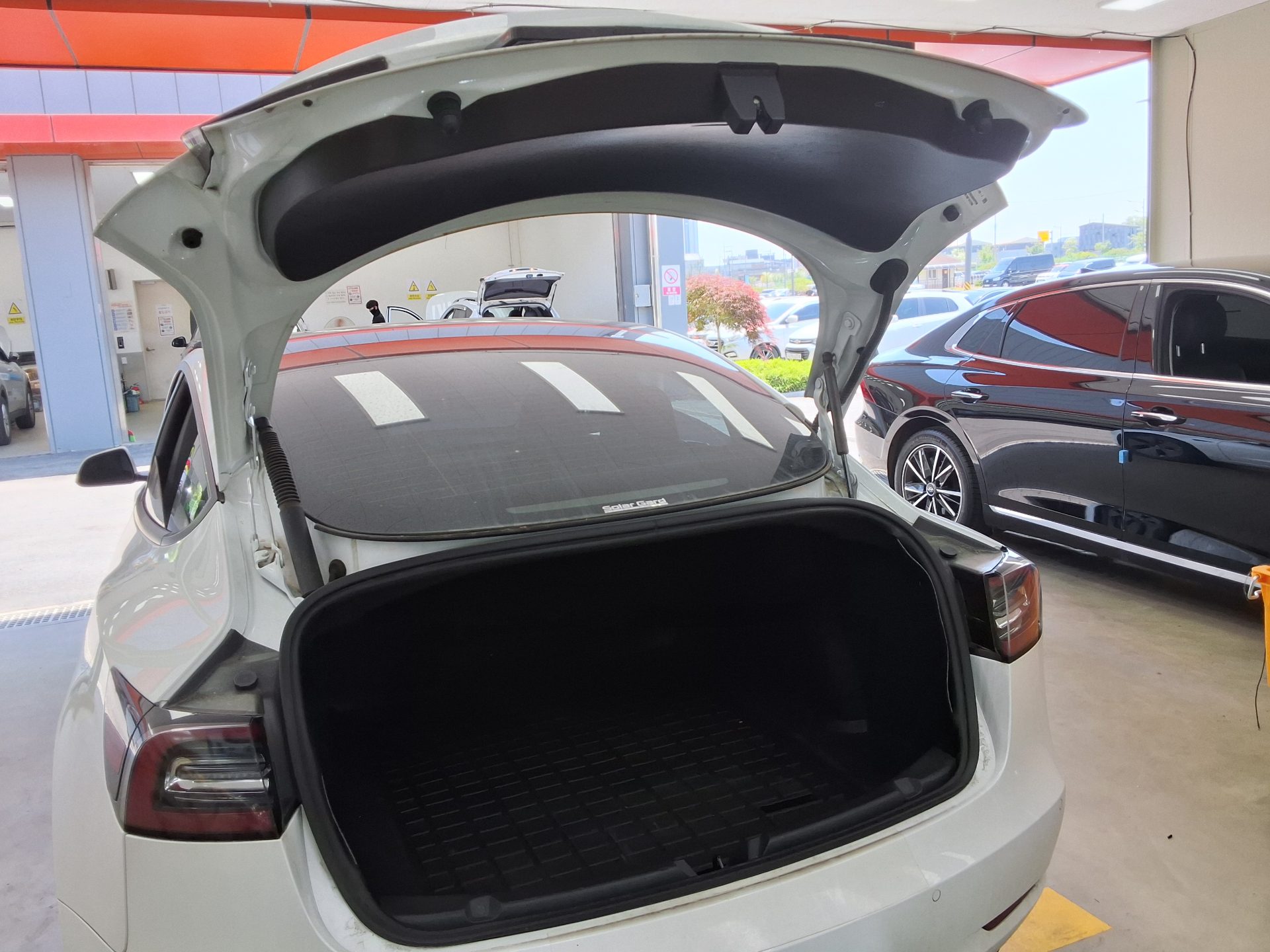 2022 - tesla model 3