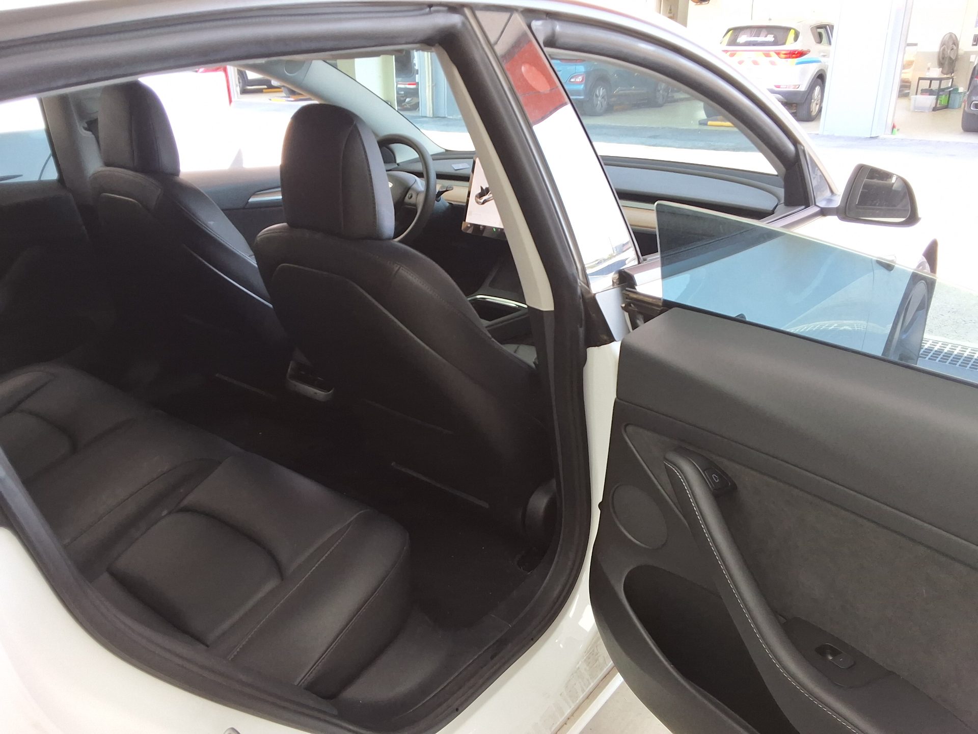 2022 - tesla model 3