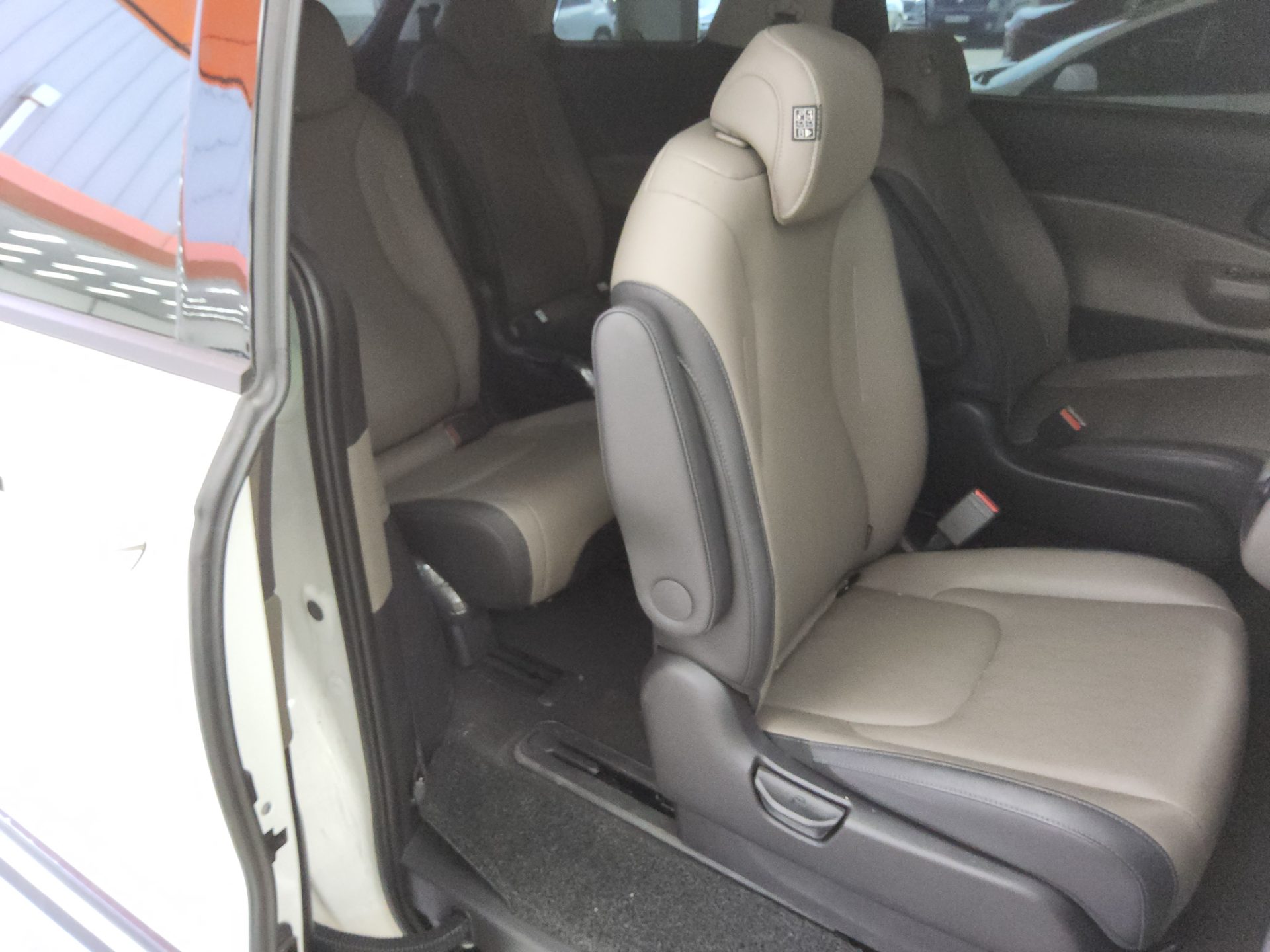 2025 - kia carnival