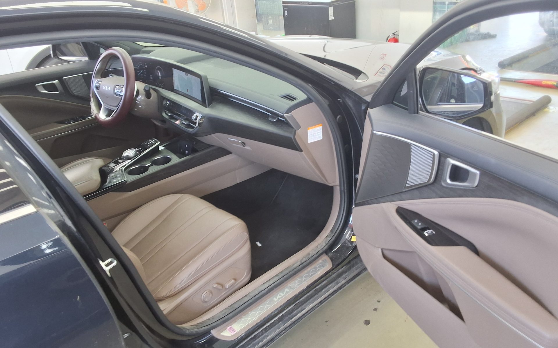 2023 - kia k8