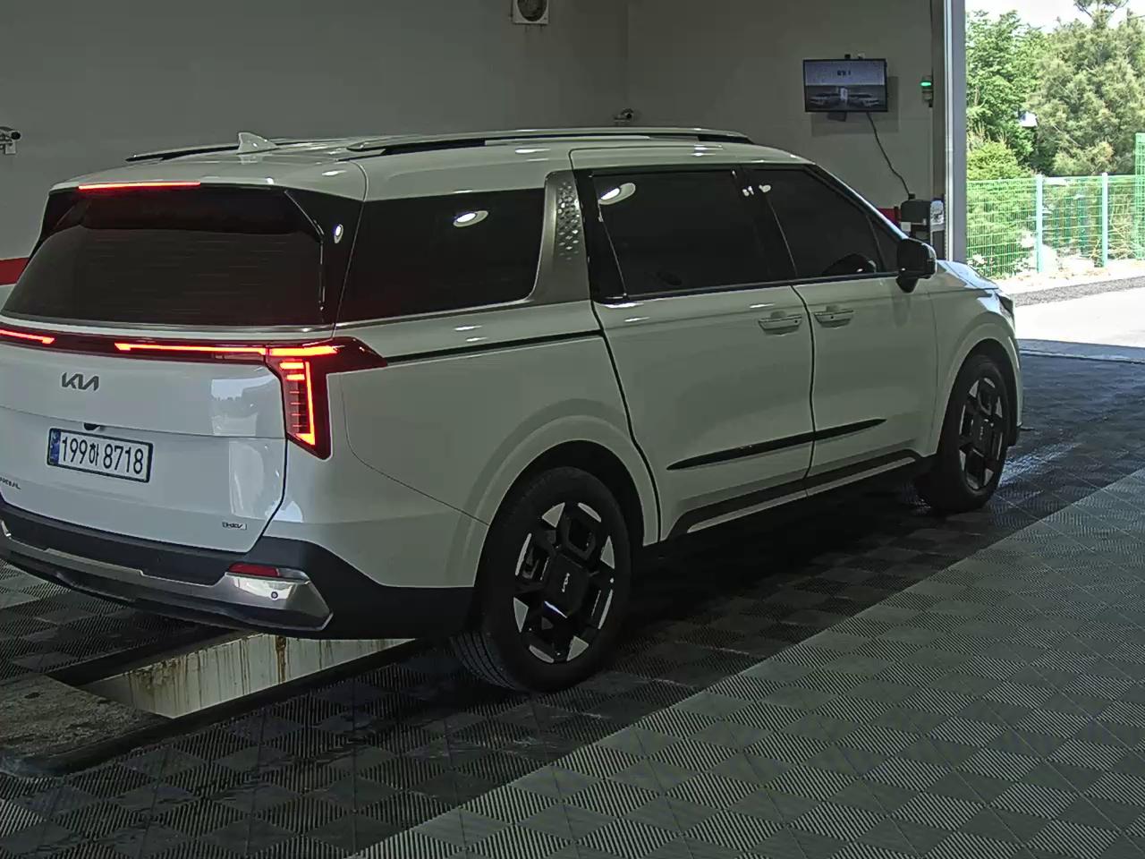 2025 - kia carnival