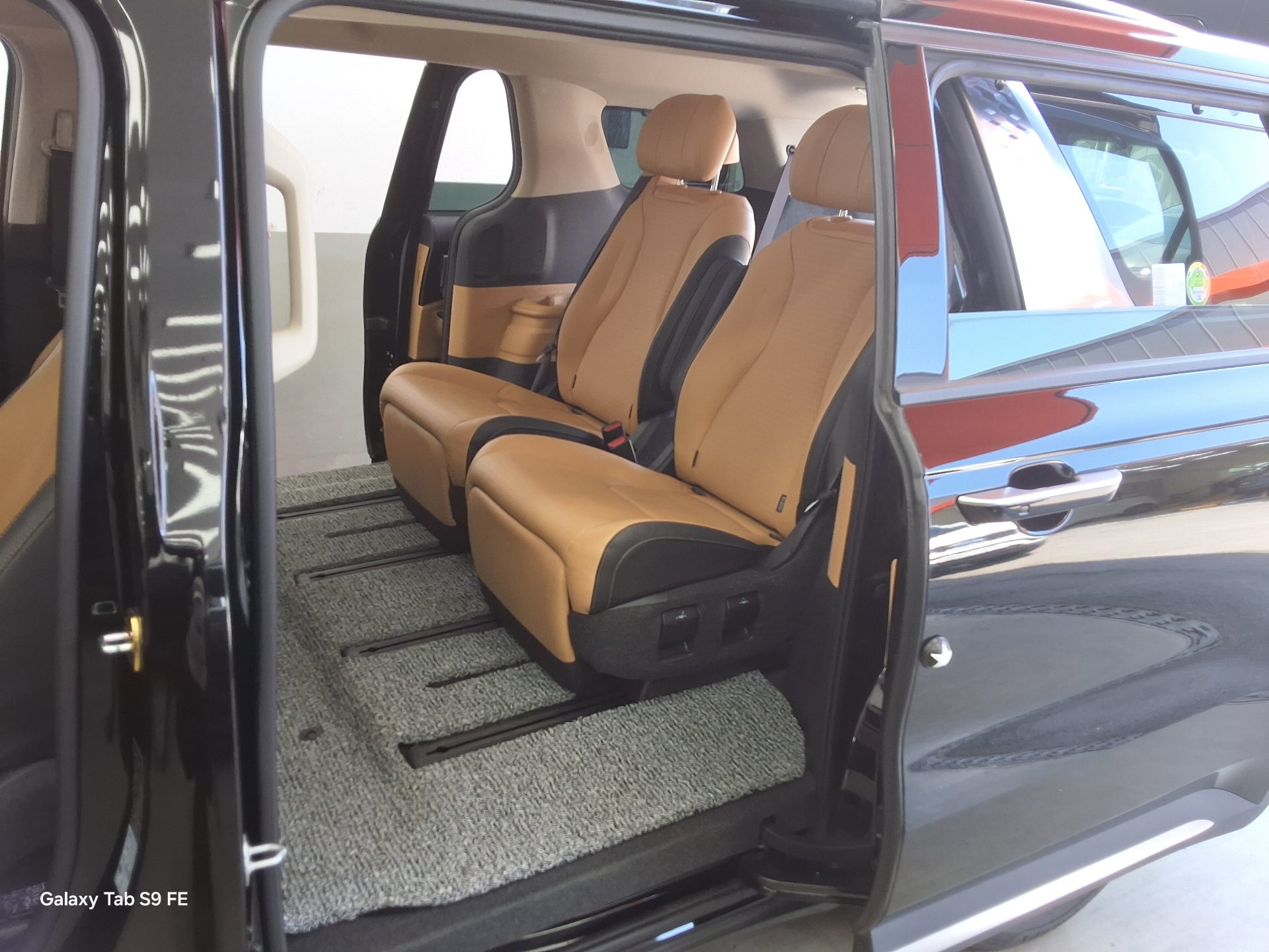 2022 - kia carnival
