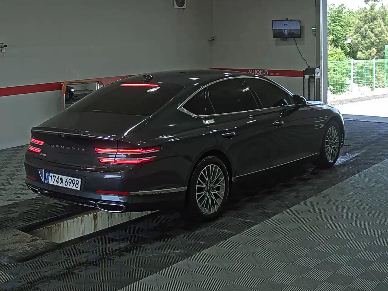 2024 - genesis g80