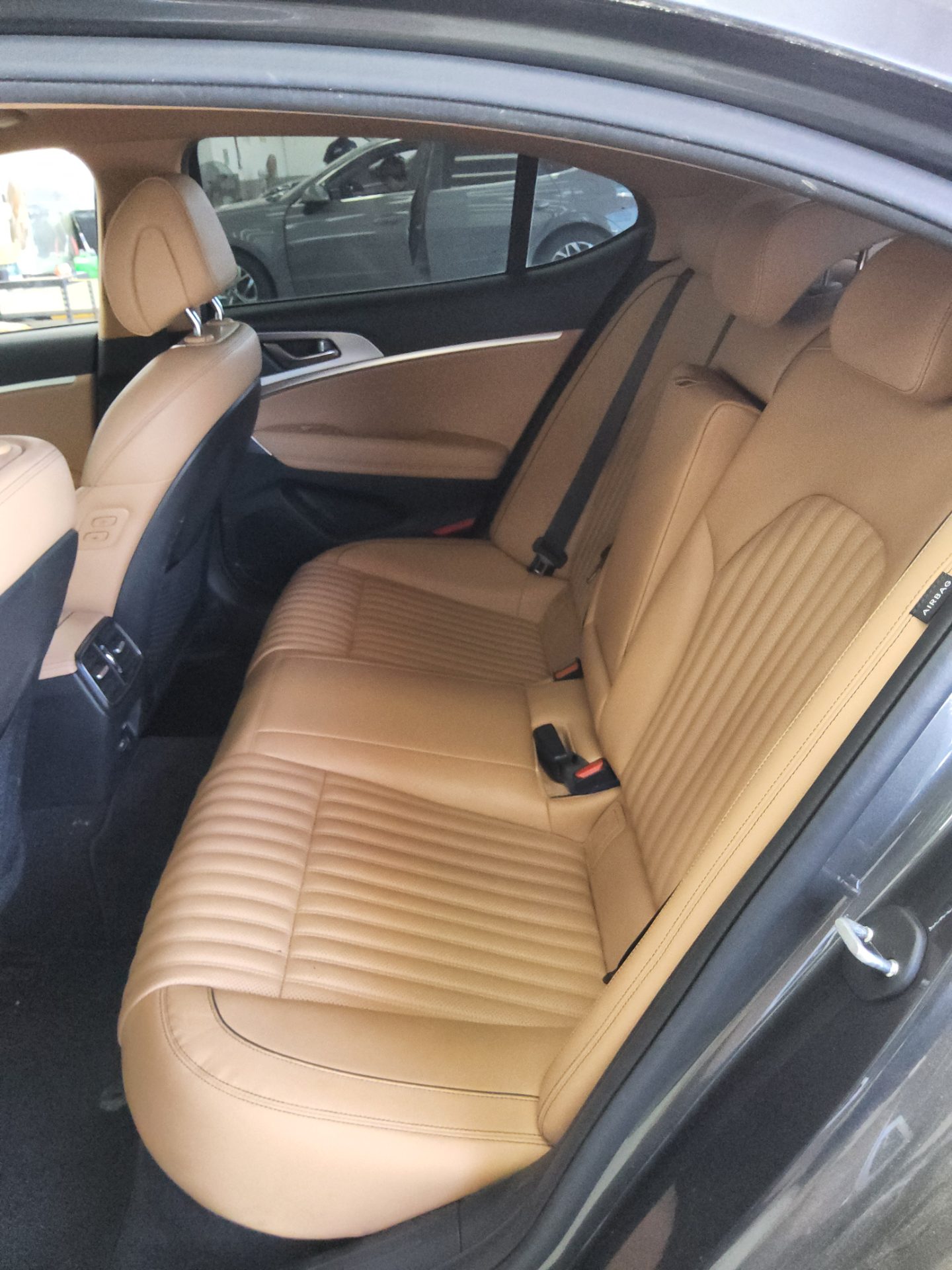 2021 - genesis g70