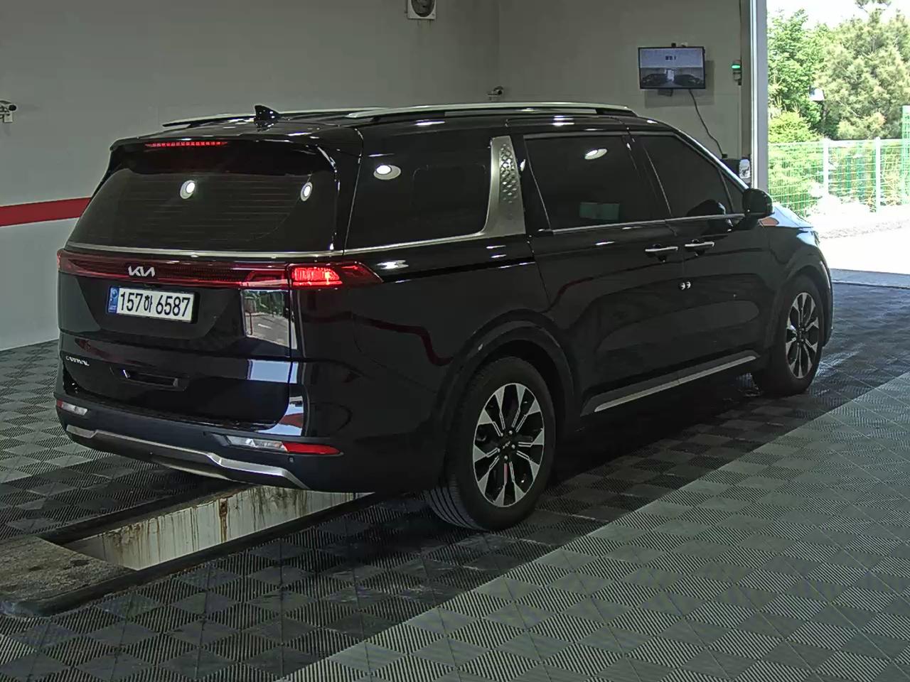 2022 - kia carnival