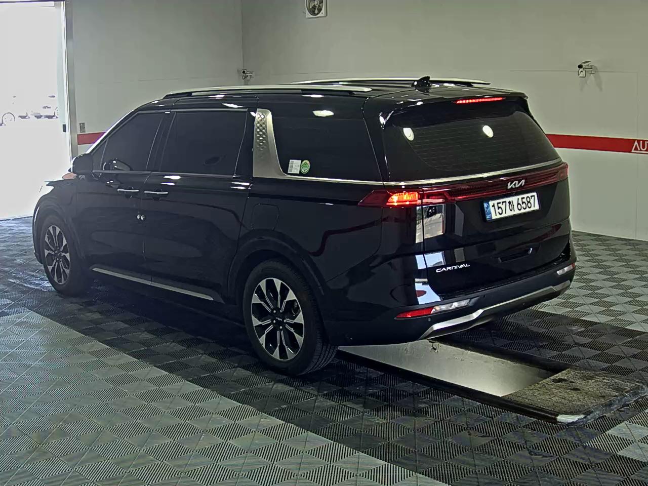 2022 - kia carnival
