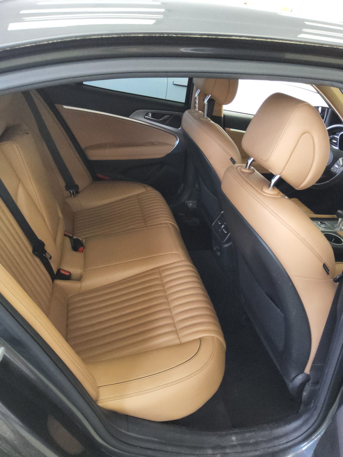 2021 - genesis g70