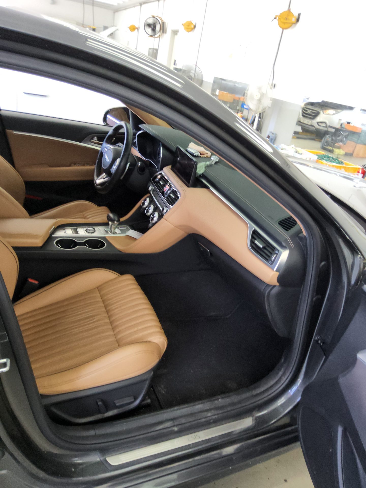 2021 - genesis g70