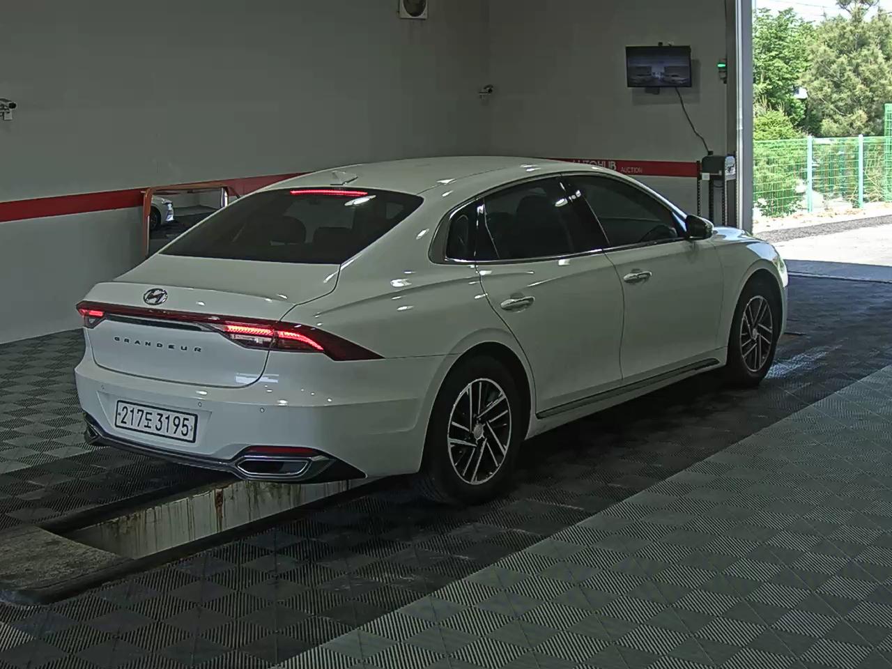 2022 - hyundai grandeur