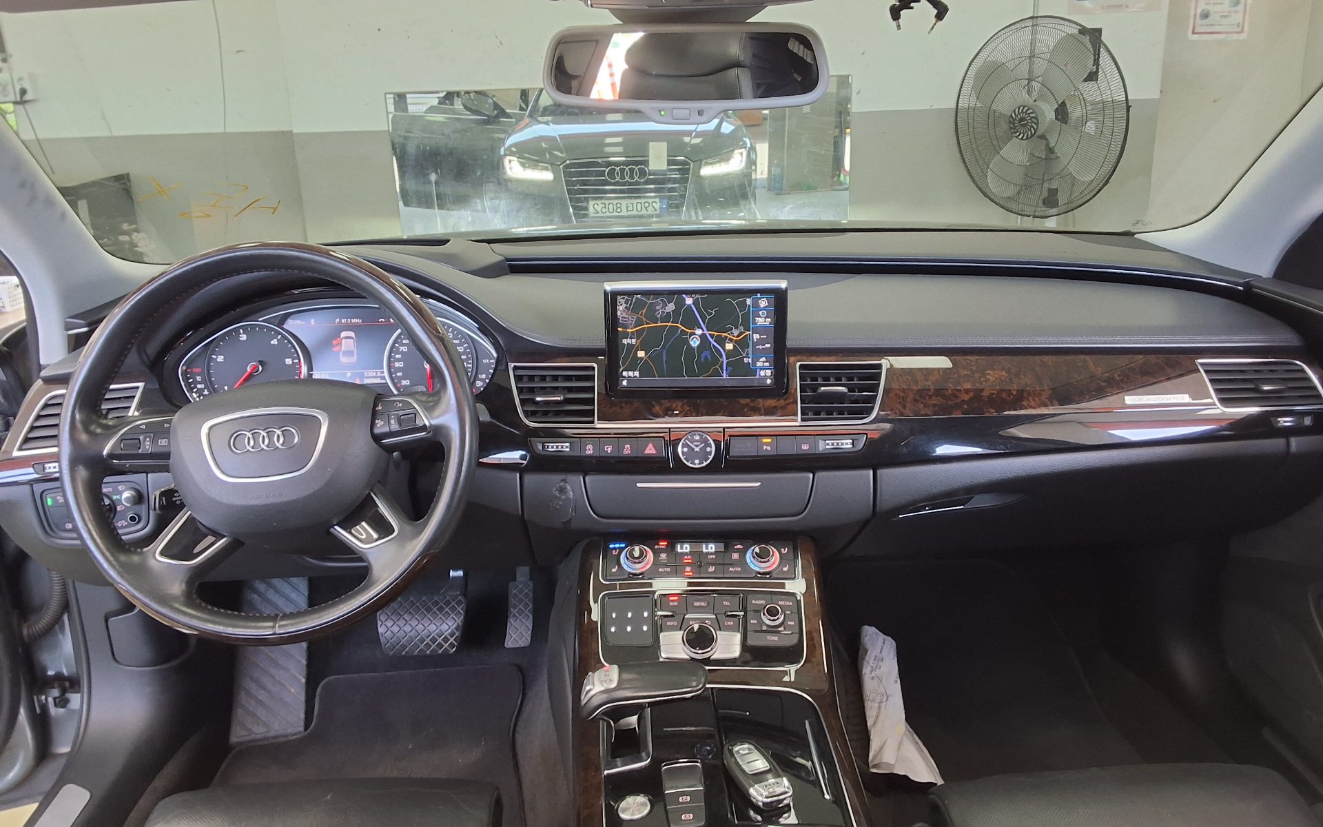 Audi A8 - 10