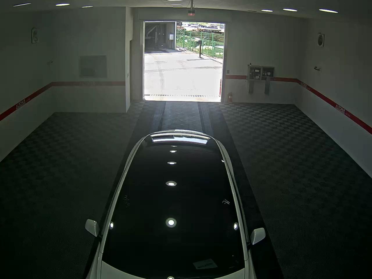 2022 - tesla model 3