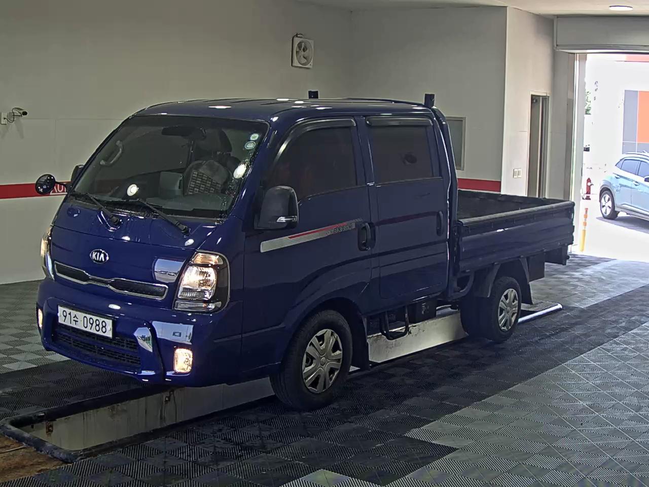 KIA BONGO III CARGO 1 TON DOUBLE CAB EXTRA WHEELBASE