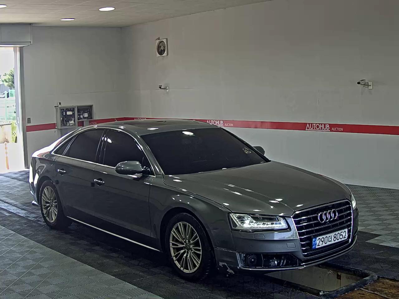 Audi A8 - 2