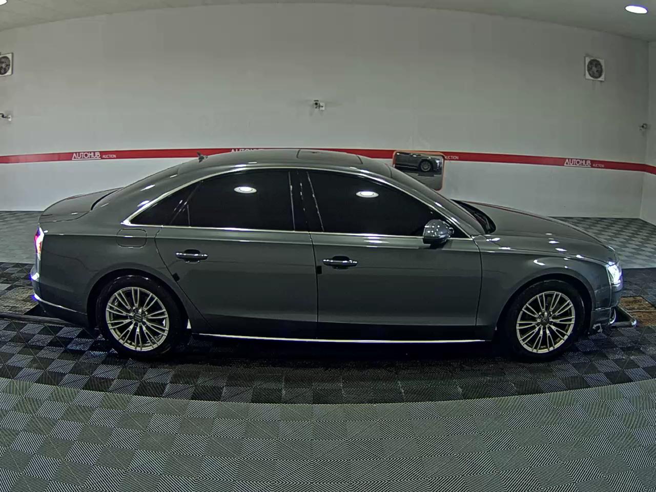 Audi A8 - 3