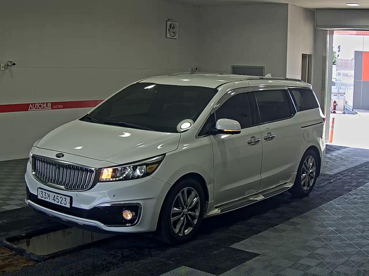 KIA CARNIVAL