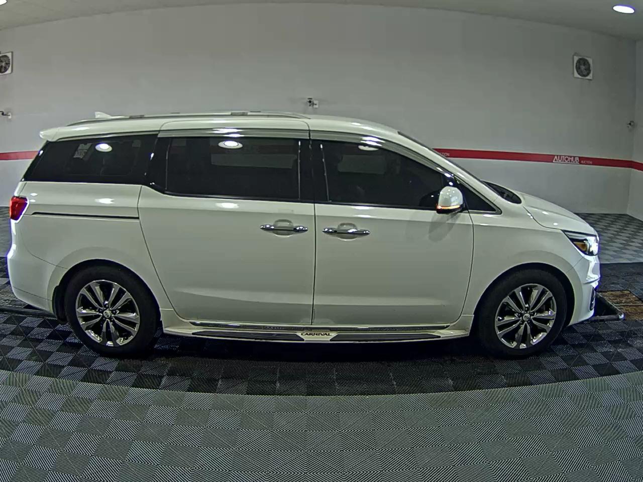 2018 - kia carnival