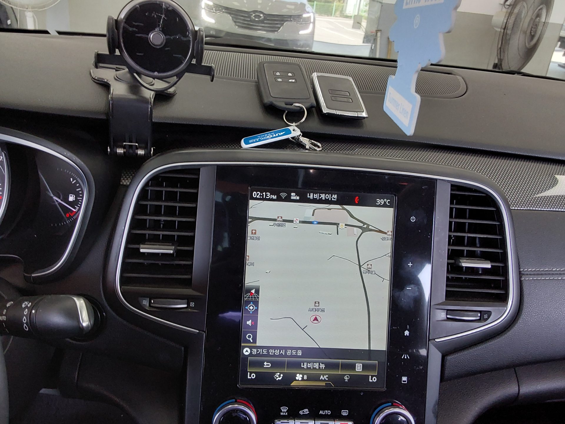 2016 - renault sm6