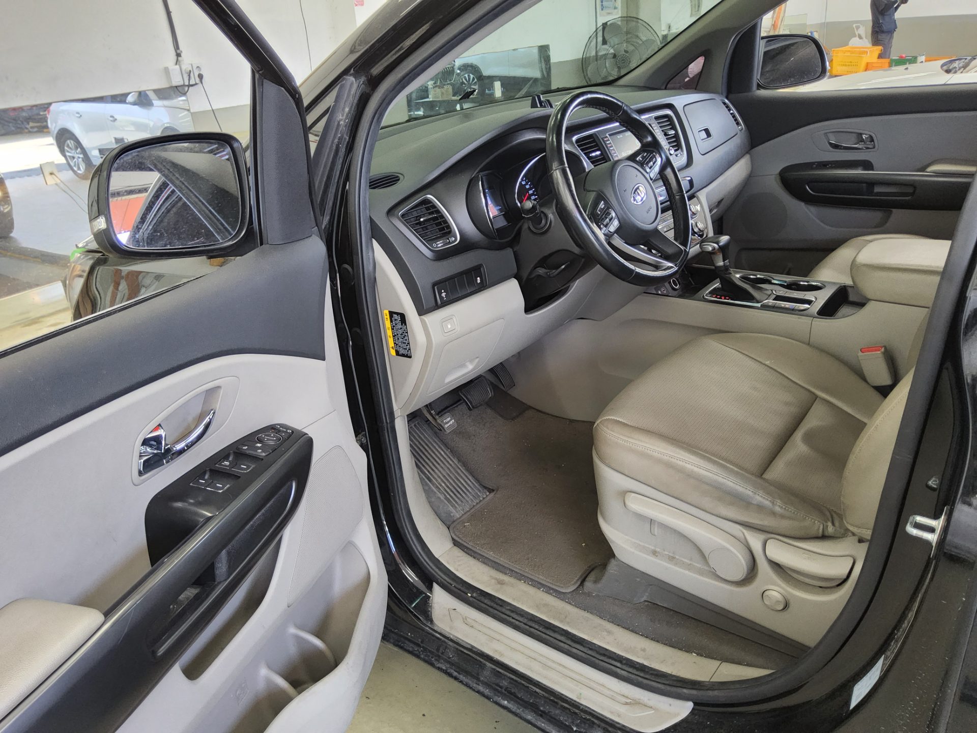 2020 - kia carnival