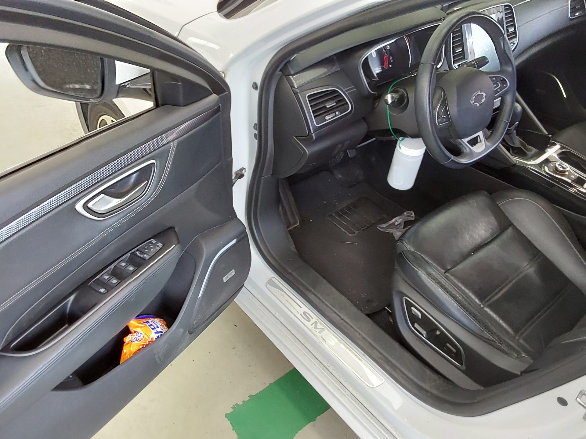 2016 - renault sm6
