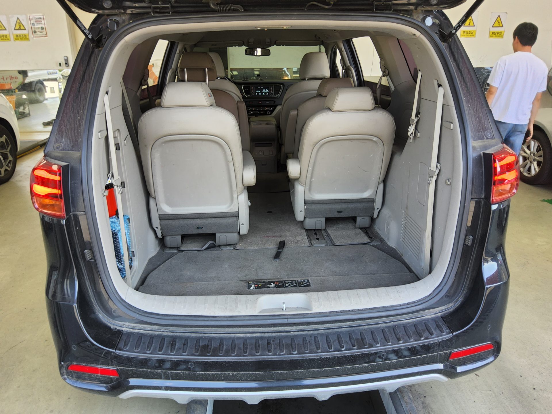 2020 - kia carnival