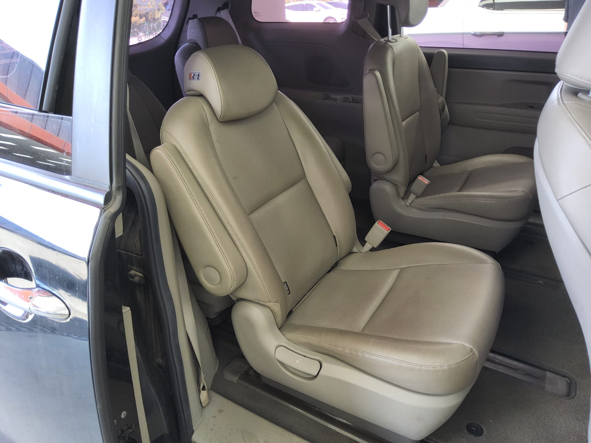 2020 - kia carnival
