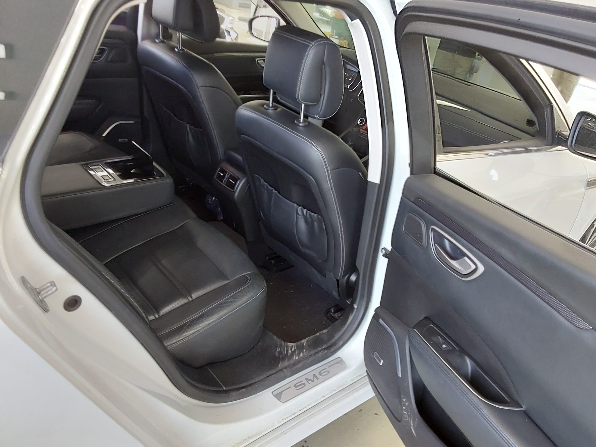 2016 - renault sm6