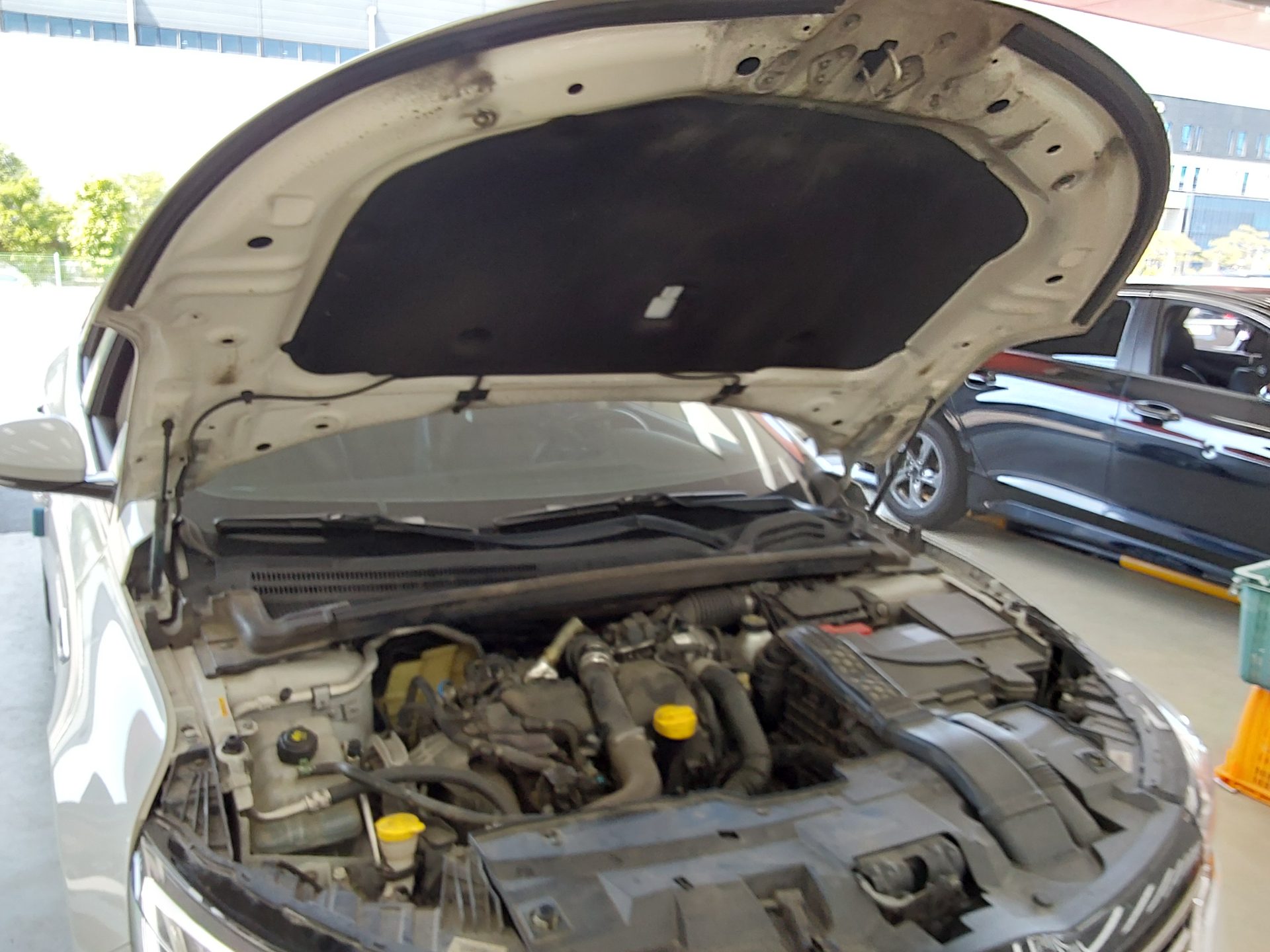 2016 - renault sm6