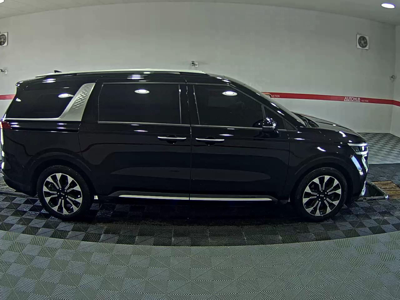 2021 - kia carnival