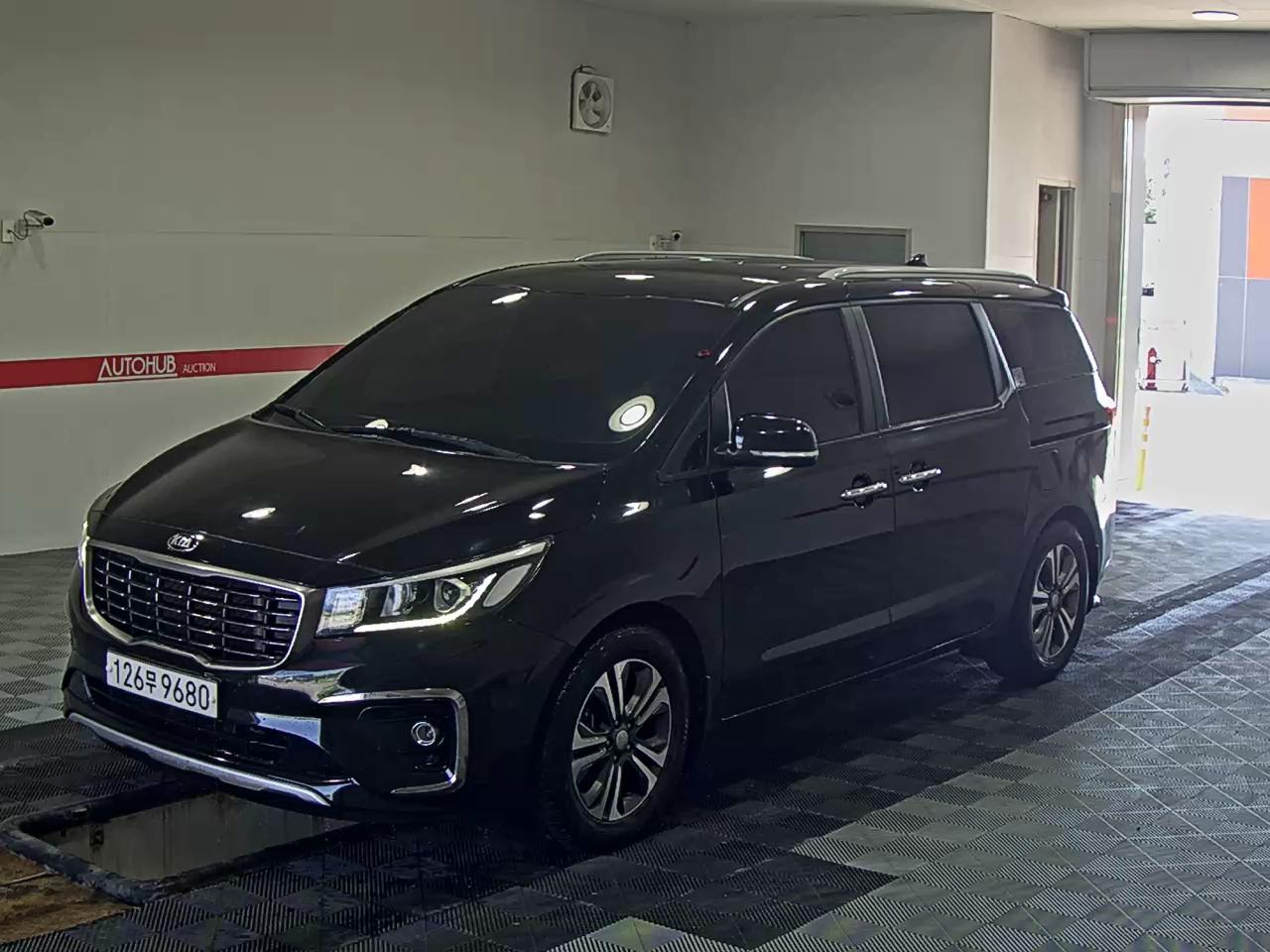 KIA CARNIVAL
