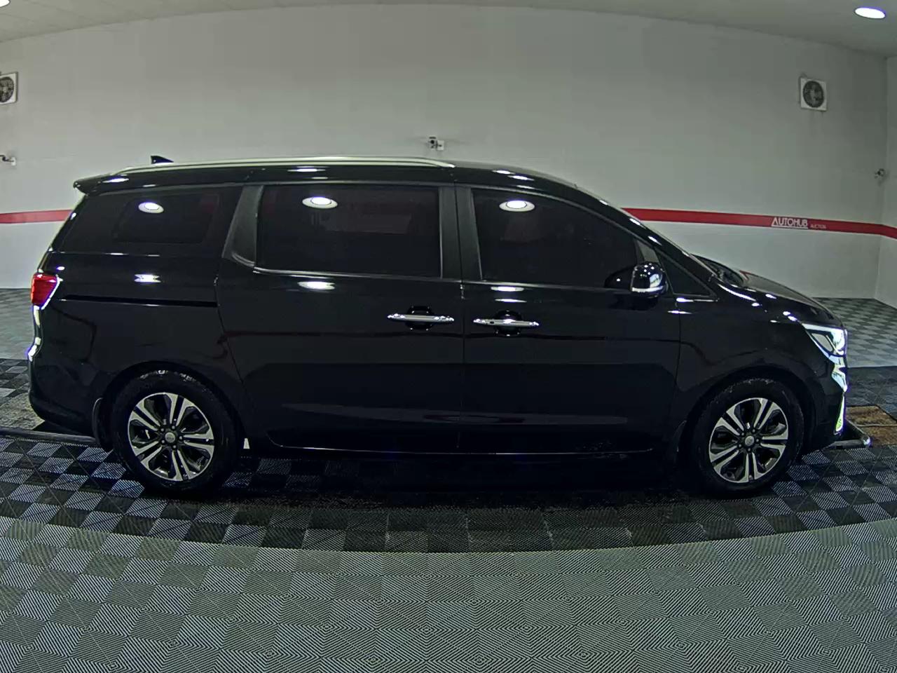 2020 - kia carnival