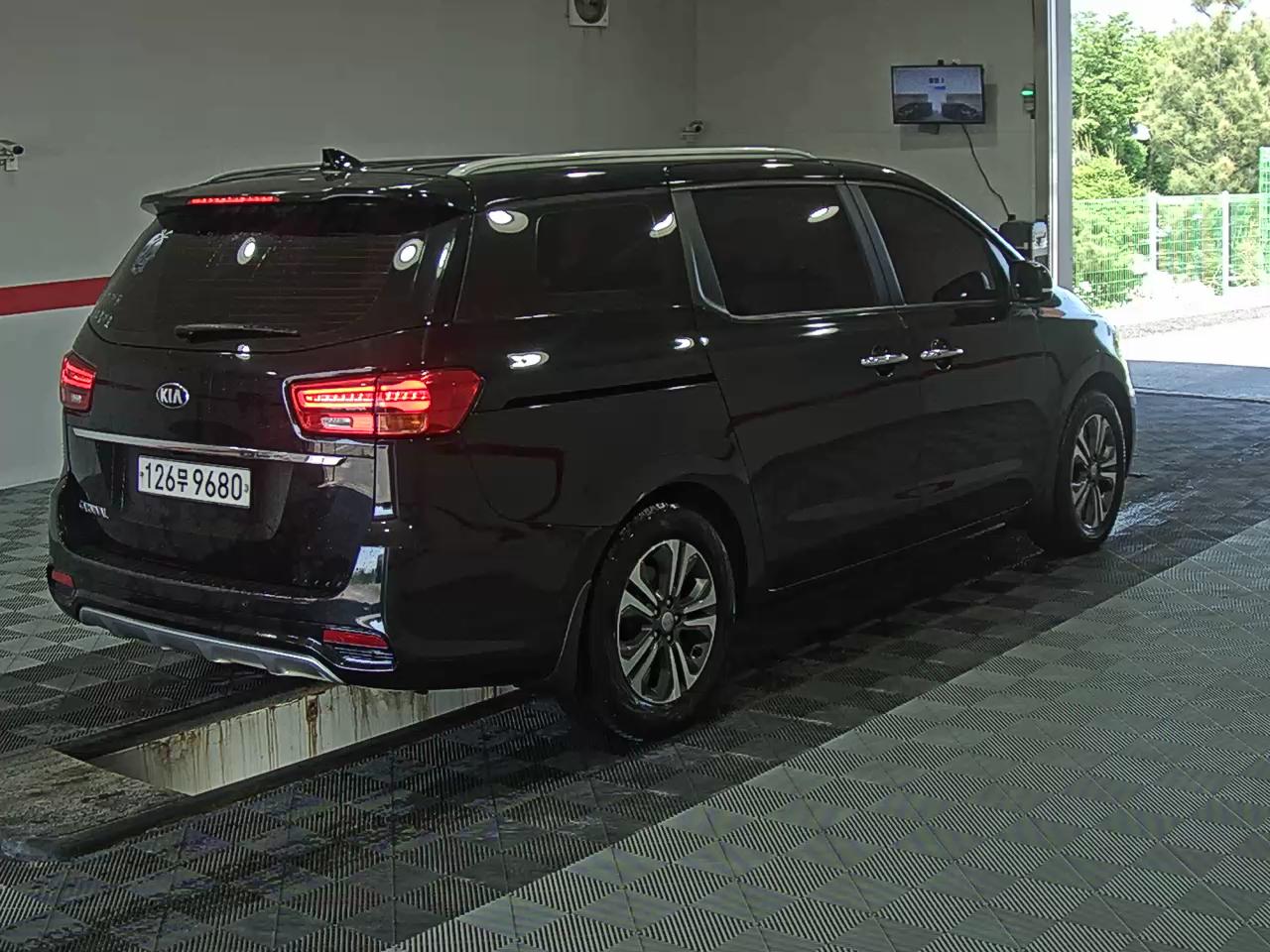 2020 - kia carnival