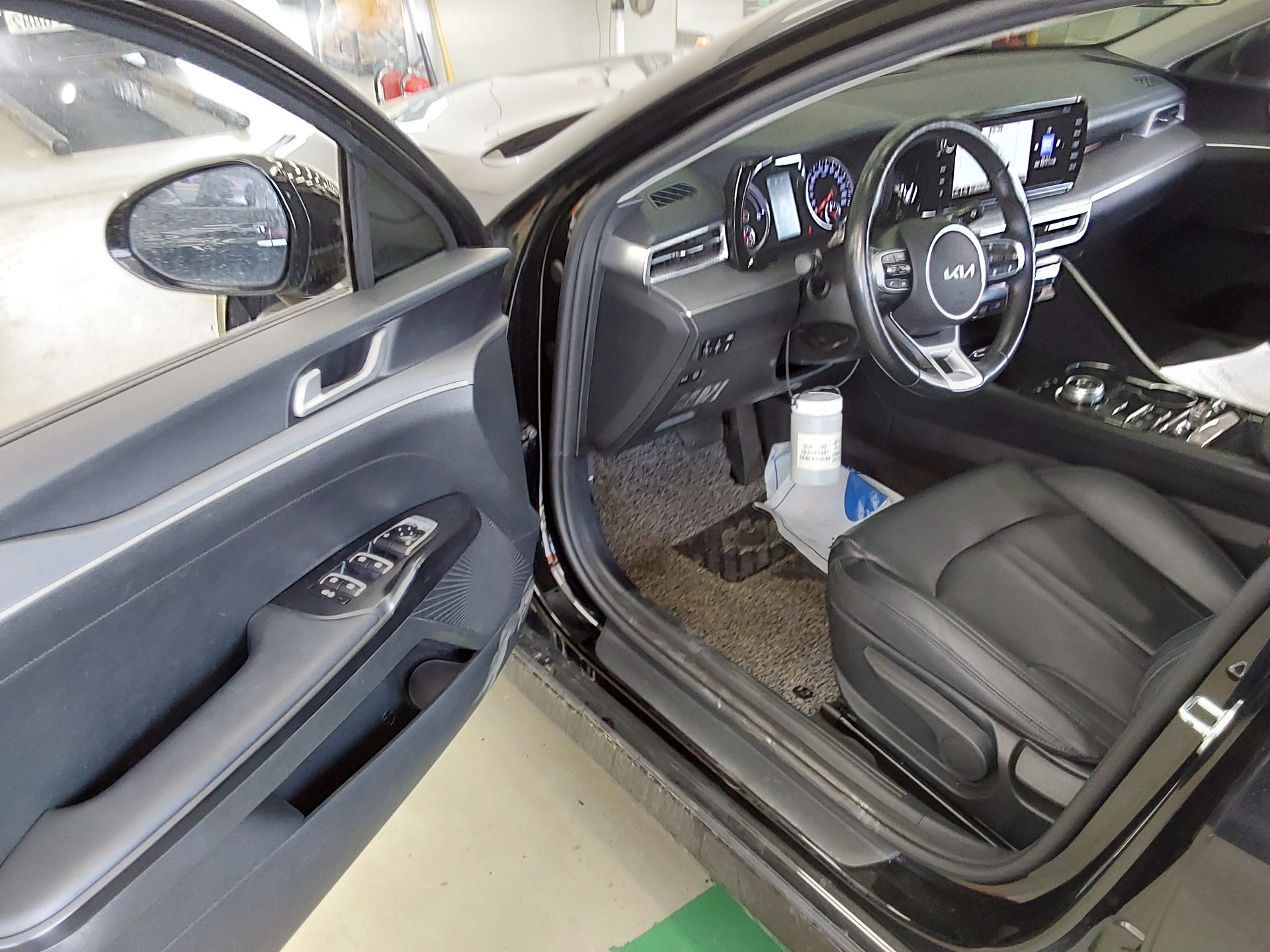 2023 - kia k5