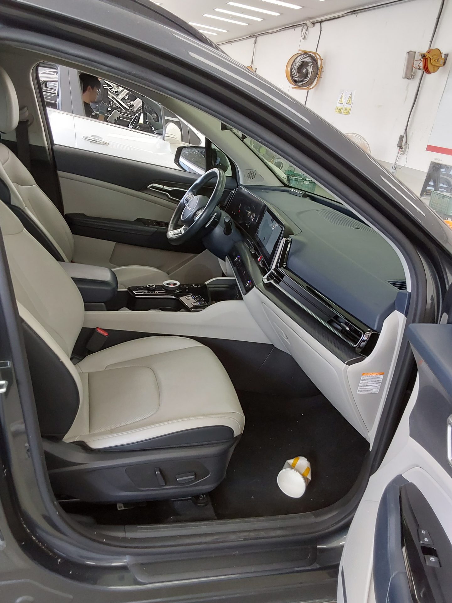 2023 - kia sportage