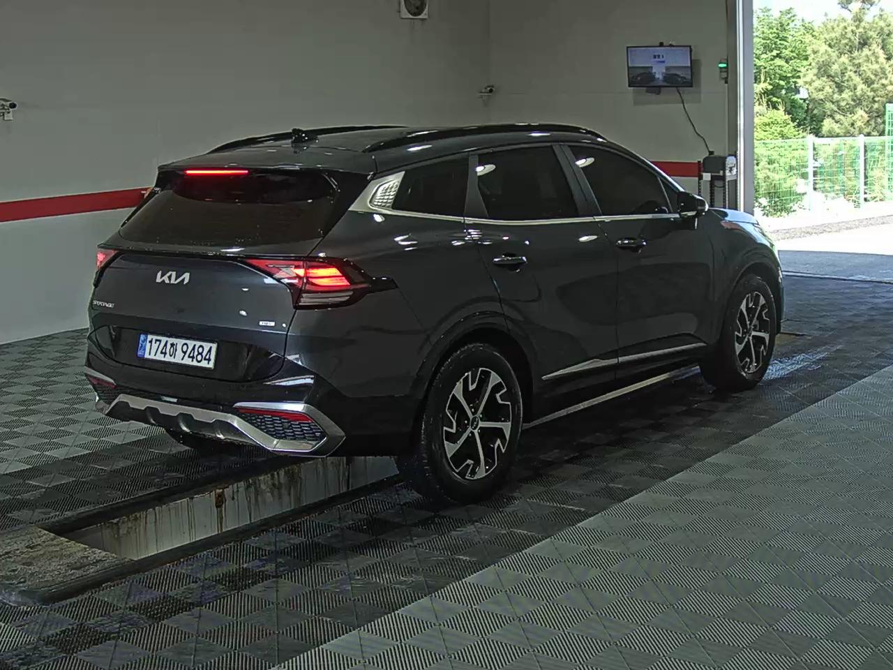 2023 - kia sportage