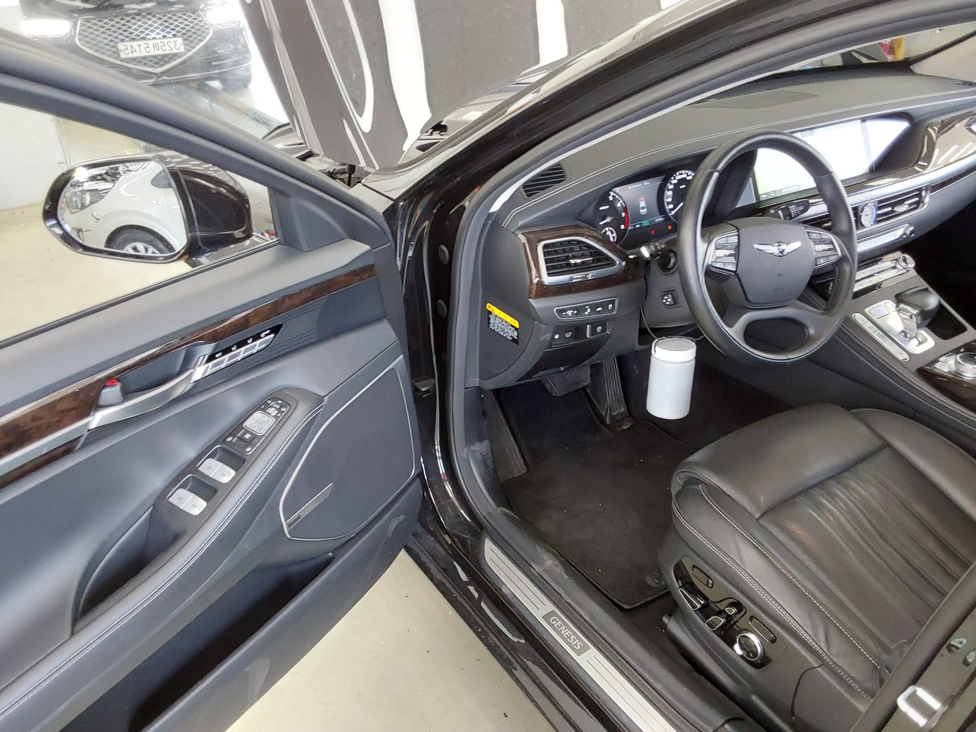 2019 - genesis g90