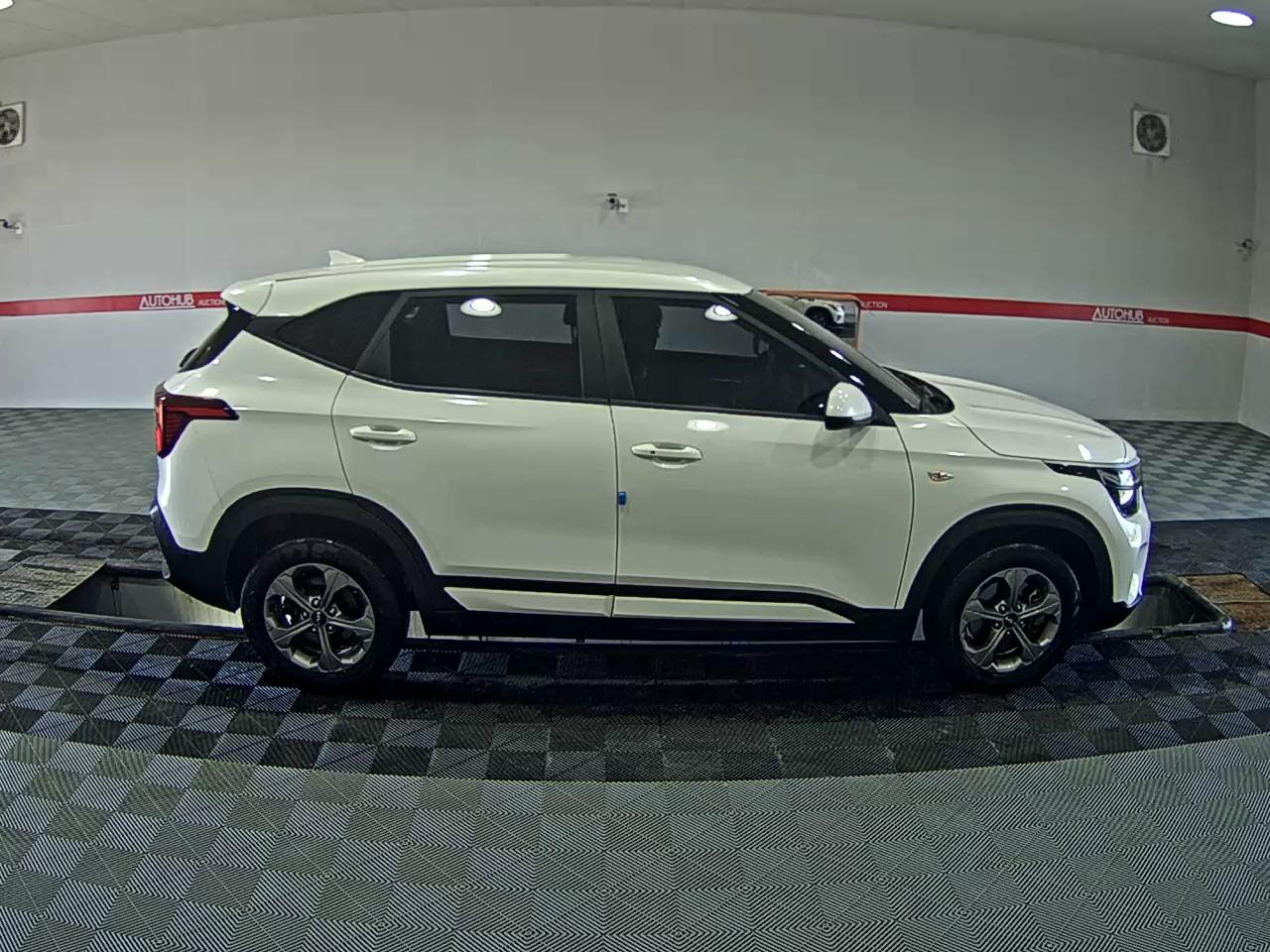 2023 - kia seltos
