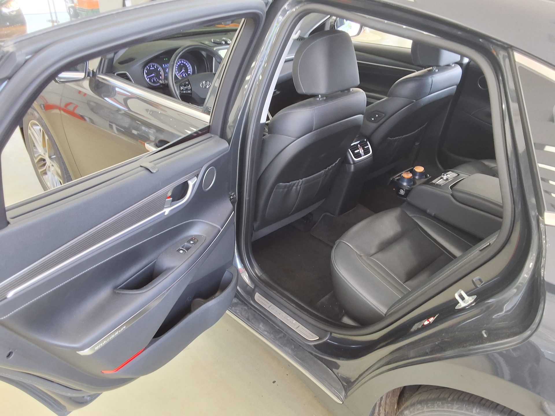 2017 - hyundai grandeur