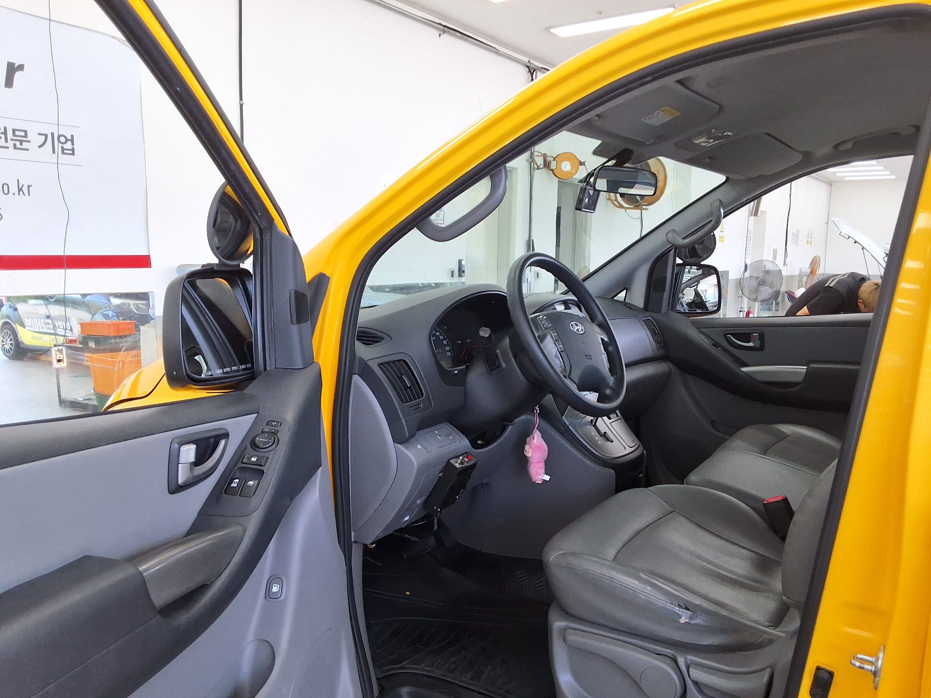 2013 - hyundai grand starex